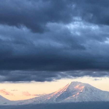 Glide Hostel Erivan Dış mekan fotoğraf