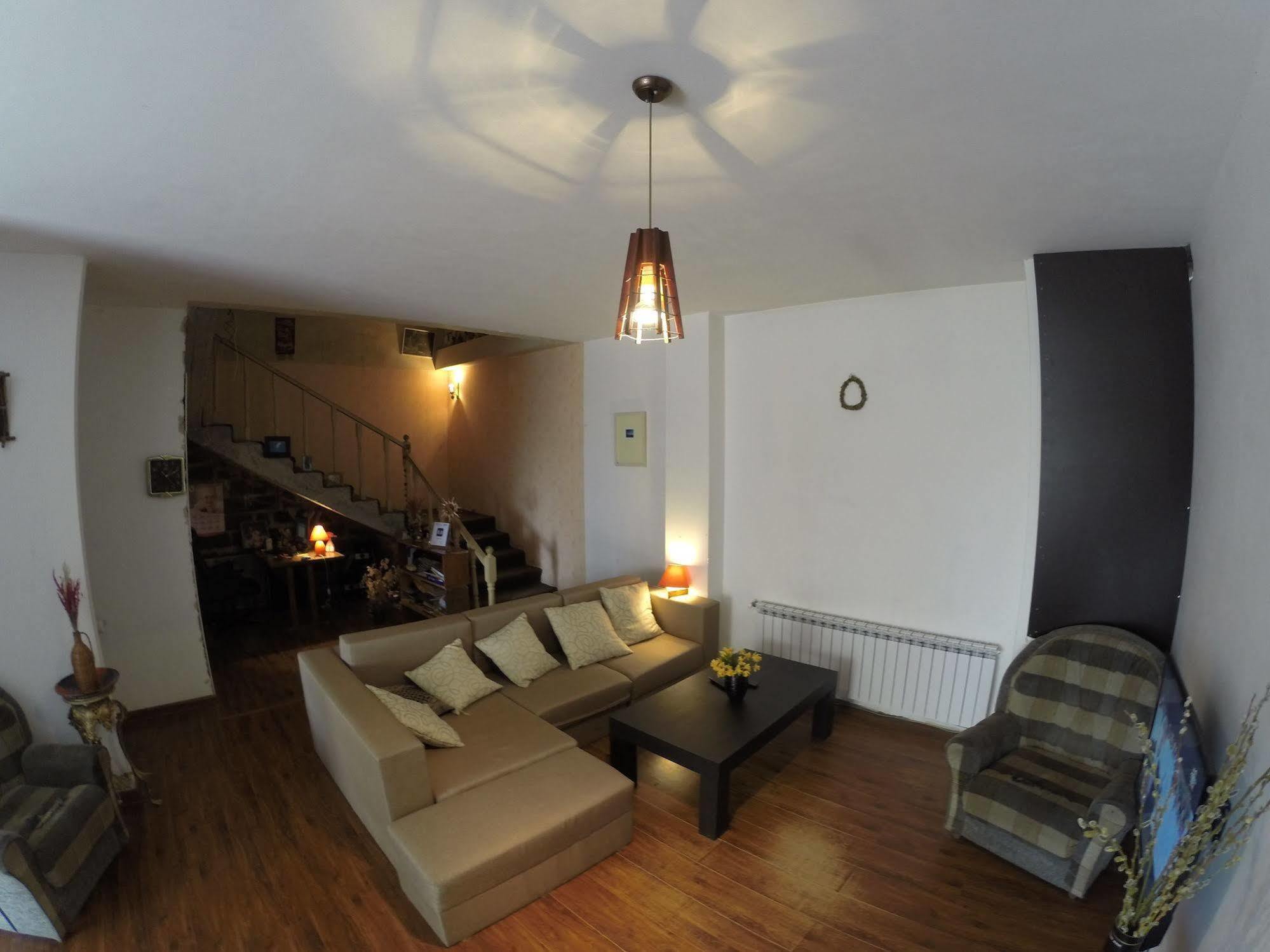 Glide Hostel Erivan Dış mekan fotoğraf
