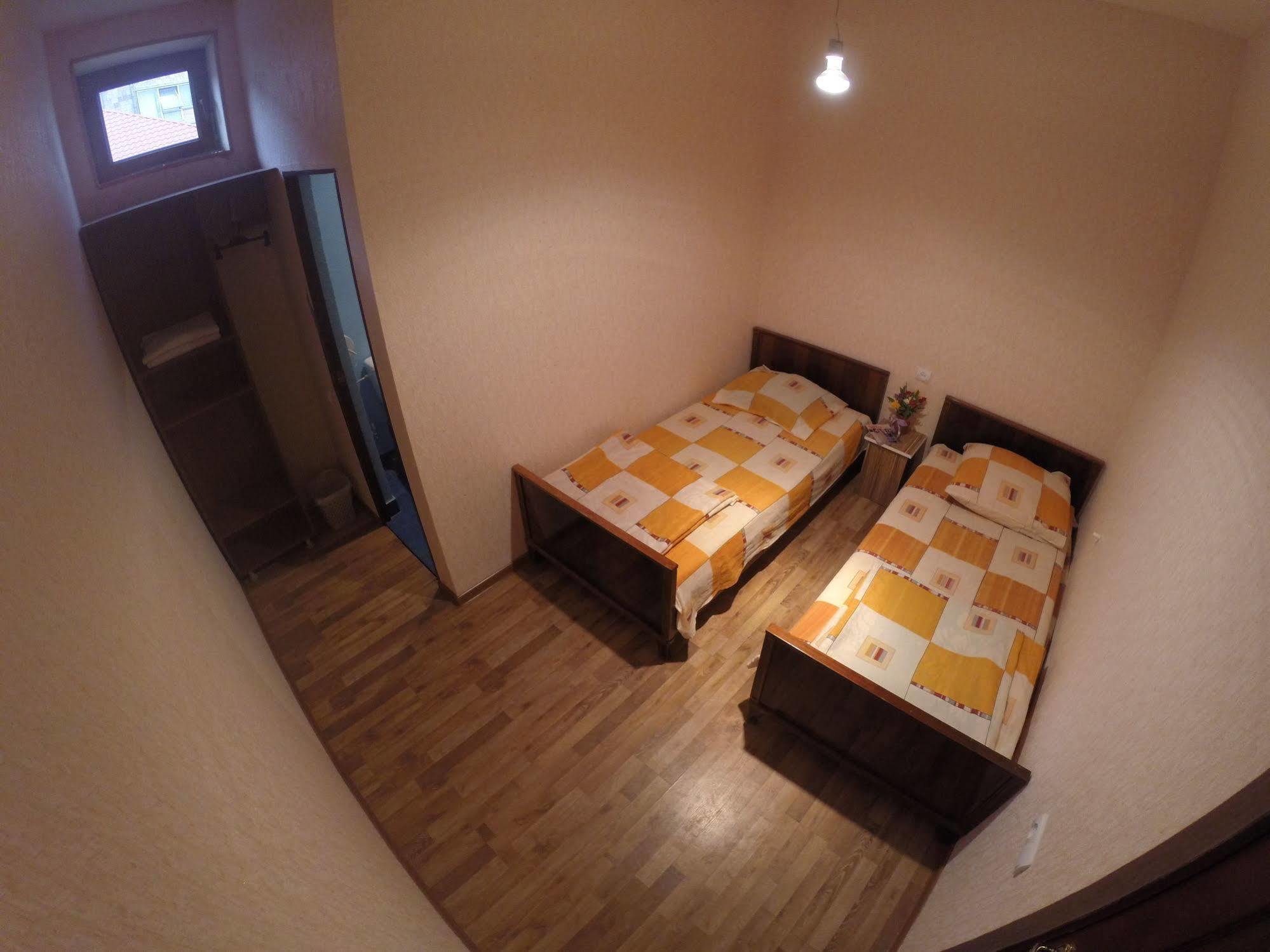 Glide Hostel Erivan Dış mekan fotoğraf